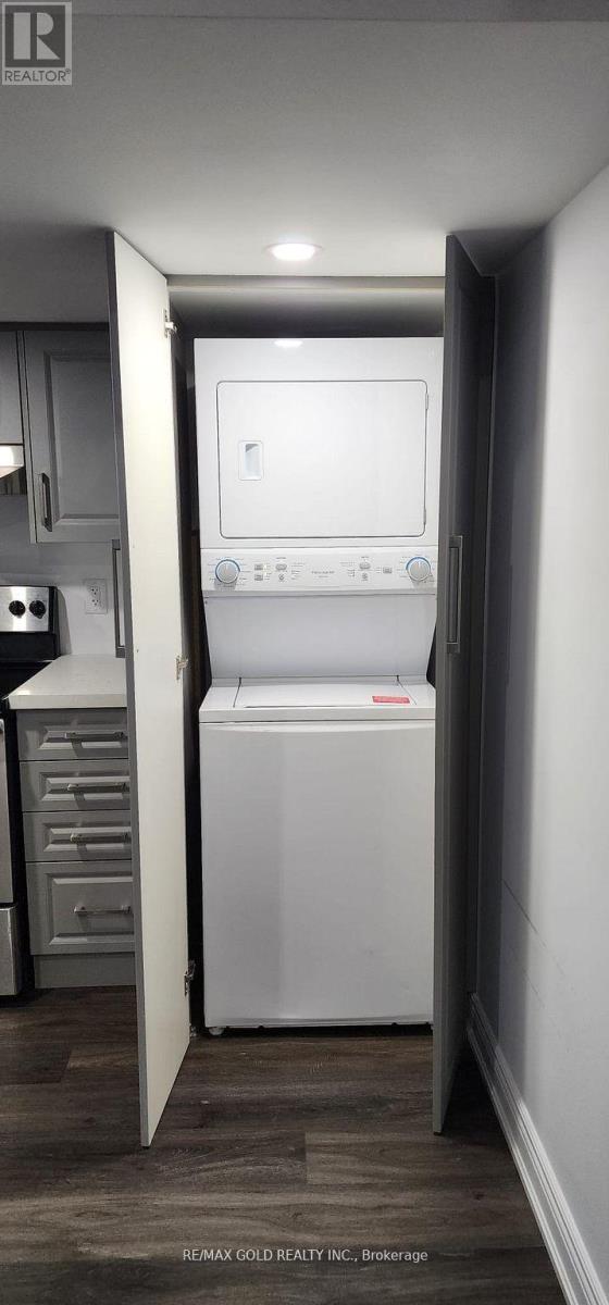 298 Etheridge Avenue, Milton, Ontario  L9E 1H7 - Photo 33 - W12876430