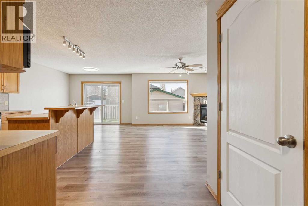 111 Luxstone Crescent SW, Airdrie, Alberta  T4B 2W8 - Photo 7 - A2301491