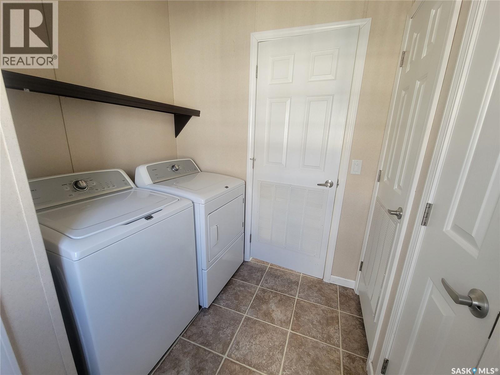 414 Lonsdale Street, Luseland, Saskatchewan  S0L 2A0 - Photo 21 - SK033602