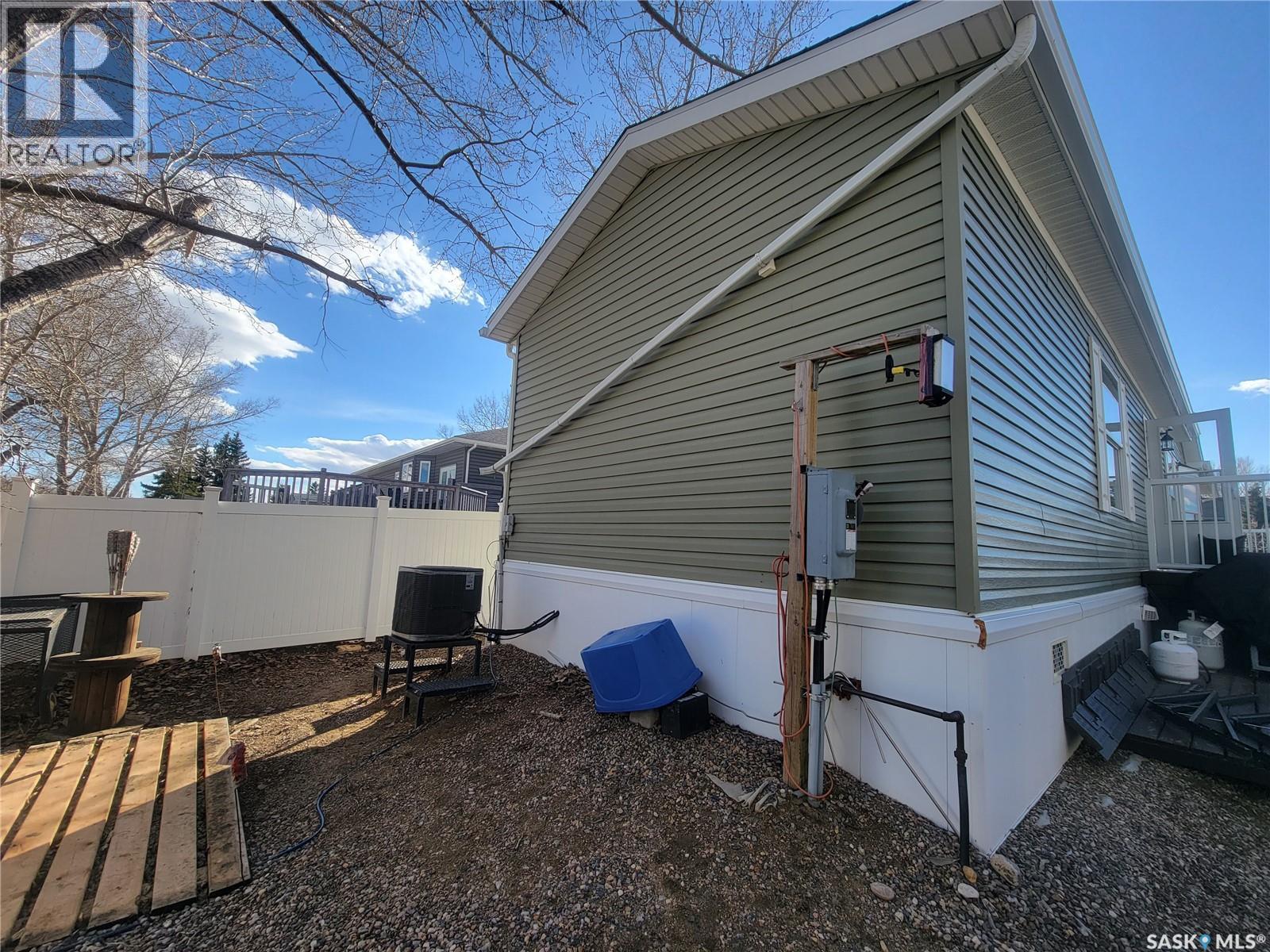 414 Lonsdale Street, Luseland, Saskatchewan  S0L 2A0 - Photo 27 - SK033602