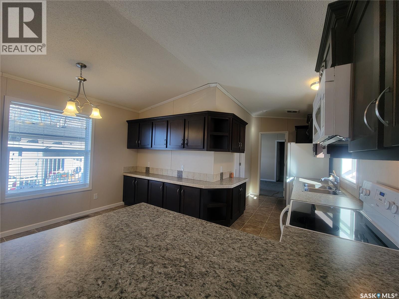 414 Lonsdale Street, Luseland, Saskatchewan  S0L 2A0 - Photo 4 - SK033602