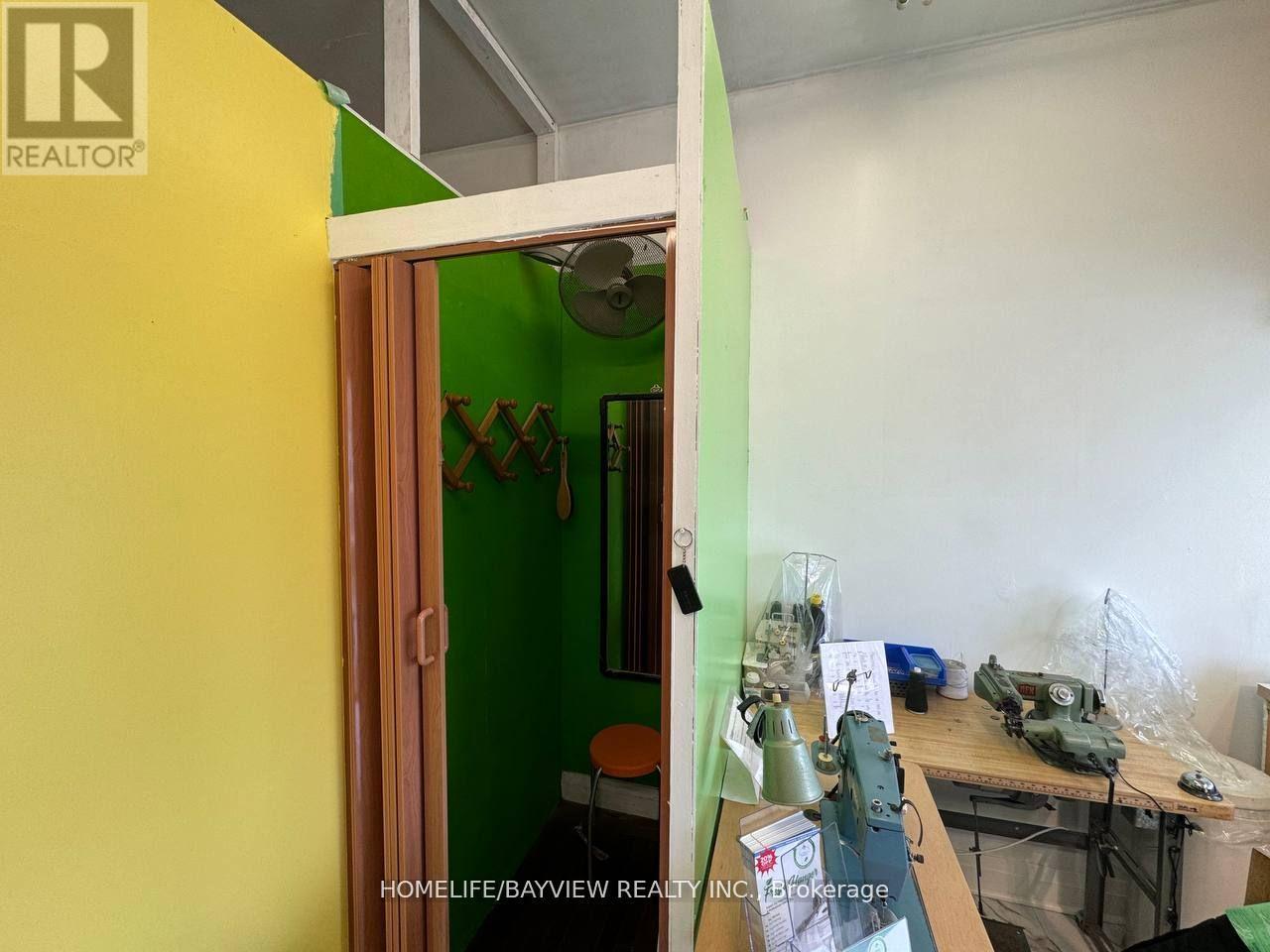 763 The Queensway Avenue, Toronto, Ontario  M8Z 1N1 - Photo 5 - W13028074