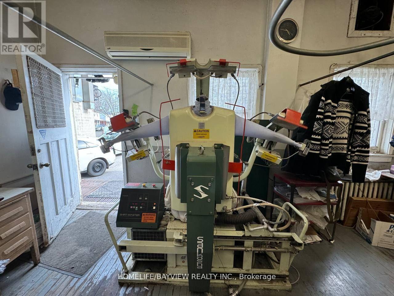 763 The Queensway Avenue, Toronto, Ontario  M8Z 1N1 - Photo 9 - W13028074