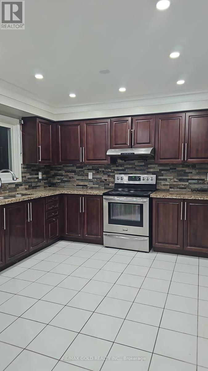 45 Livingston Drive, Caledon, Ontario  L7C 1A1 - Photo 2 - W13028076