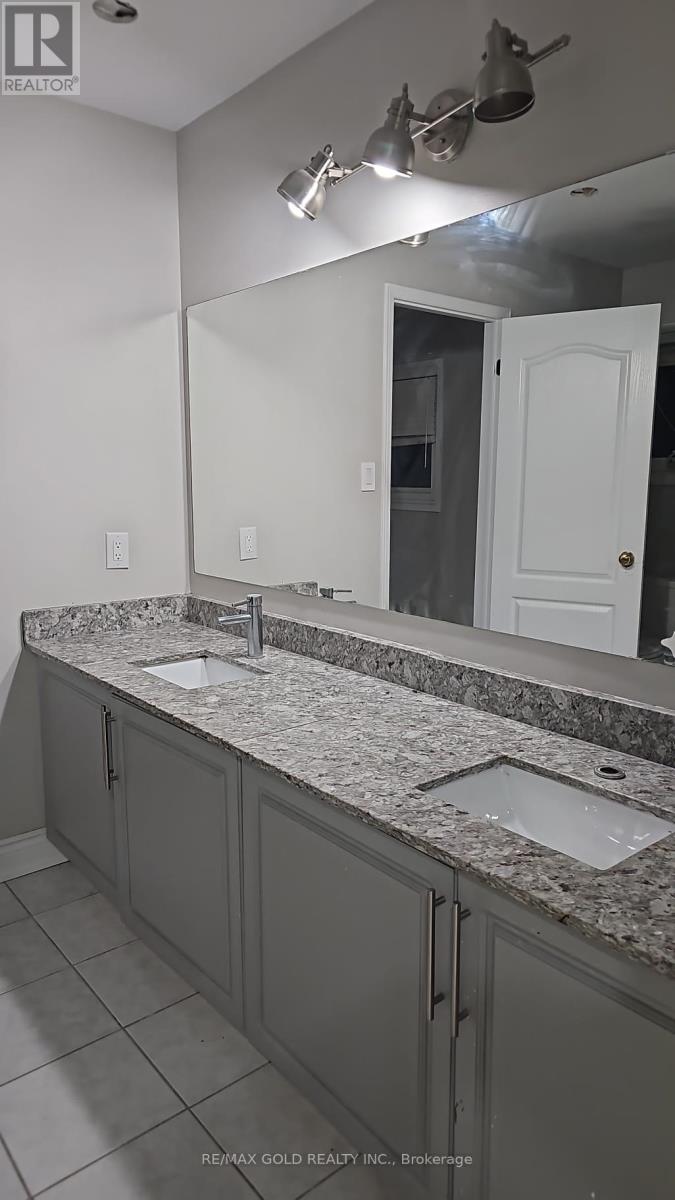 45 Livingston Drive, Caledon, Ontario  L7C 1A1 - Photo 8 - W13028076