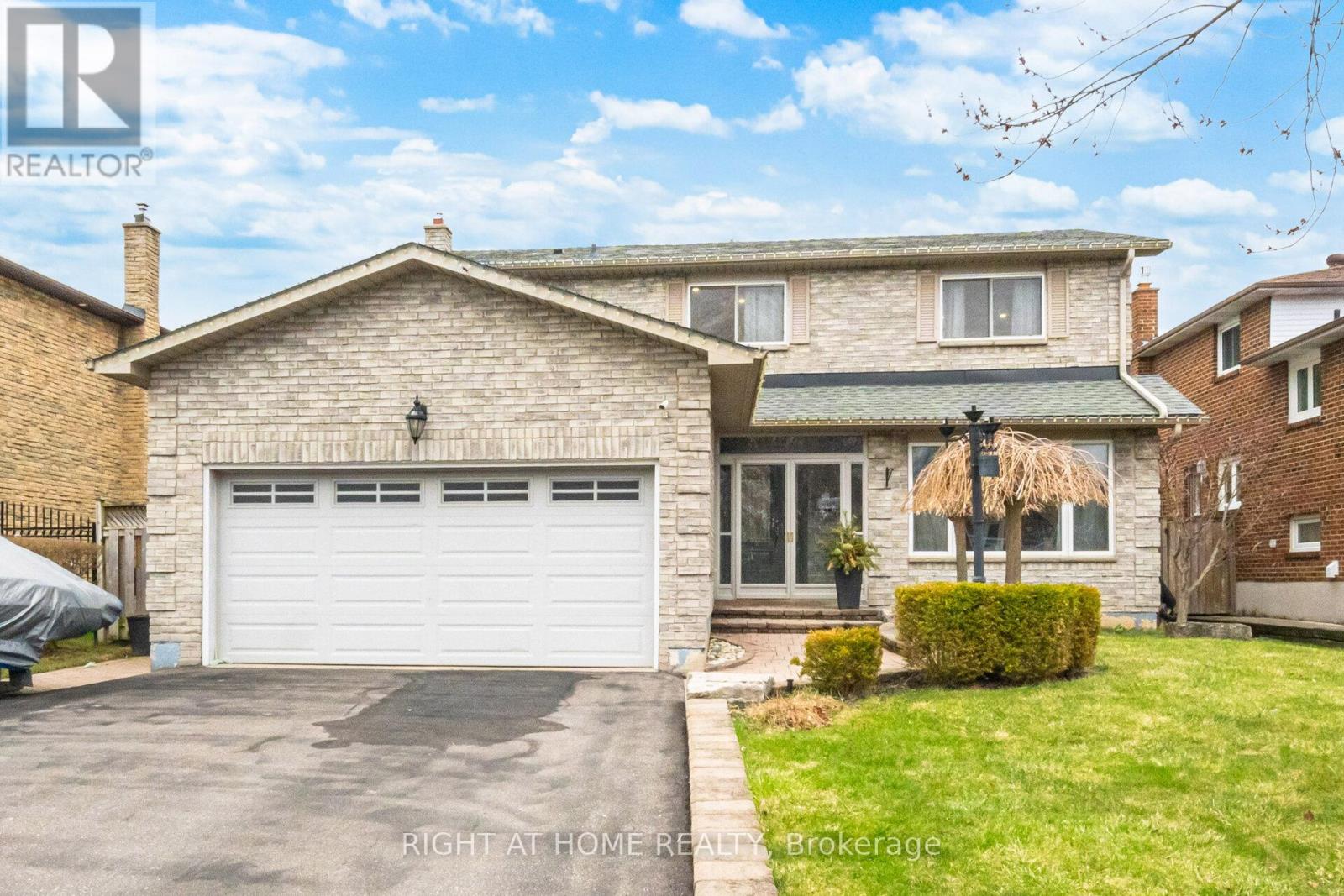 909 LOVINGSTON CRESCENT, Mississauga, Ontario