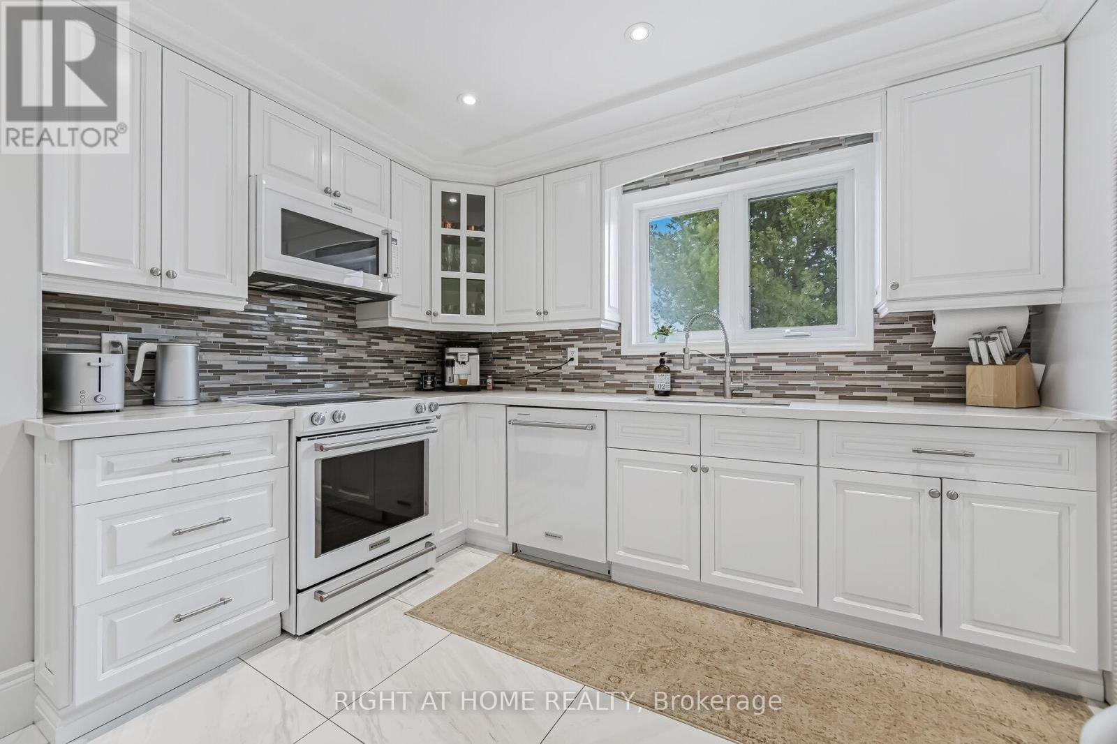 909 Lovingston Crescent, Mississauga, Ontario  L4W 3S6 - Photo 15 - W13028100