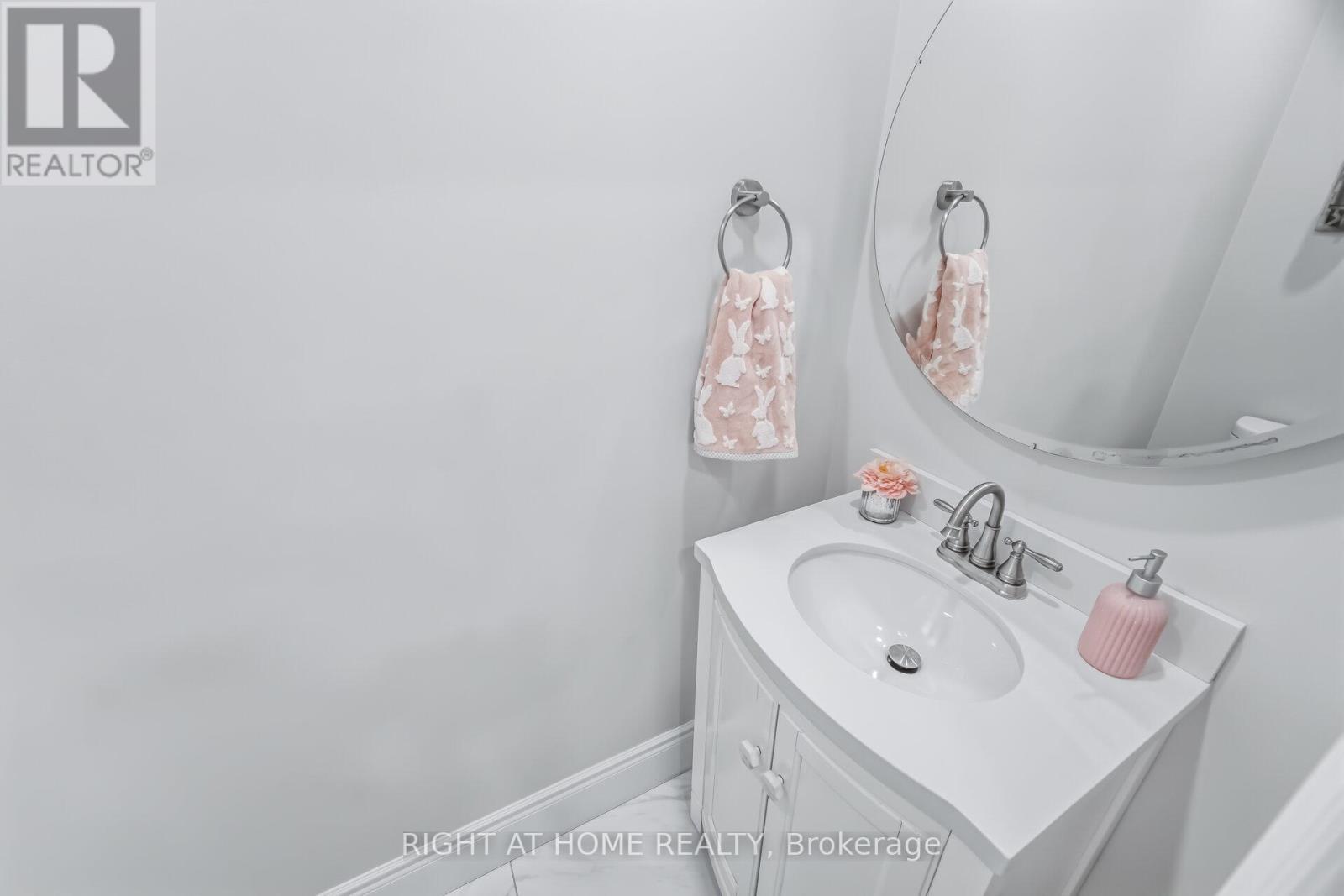 909 Lovingston Crescent, Mississauga, Ontario  L4W 3S6 - Photo 21 - W13028100