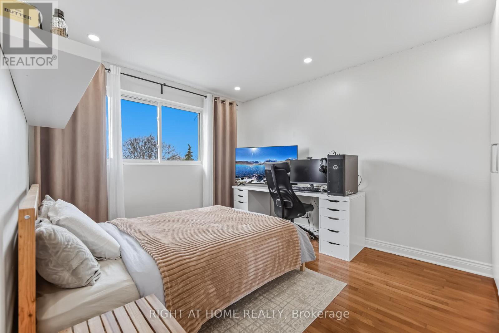 909 Lovingston Crescent, Mississauga, Ontario  L4W 3S6 - Photo 28 - W13028100