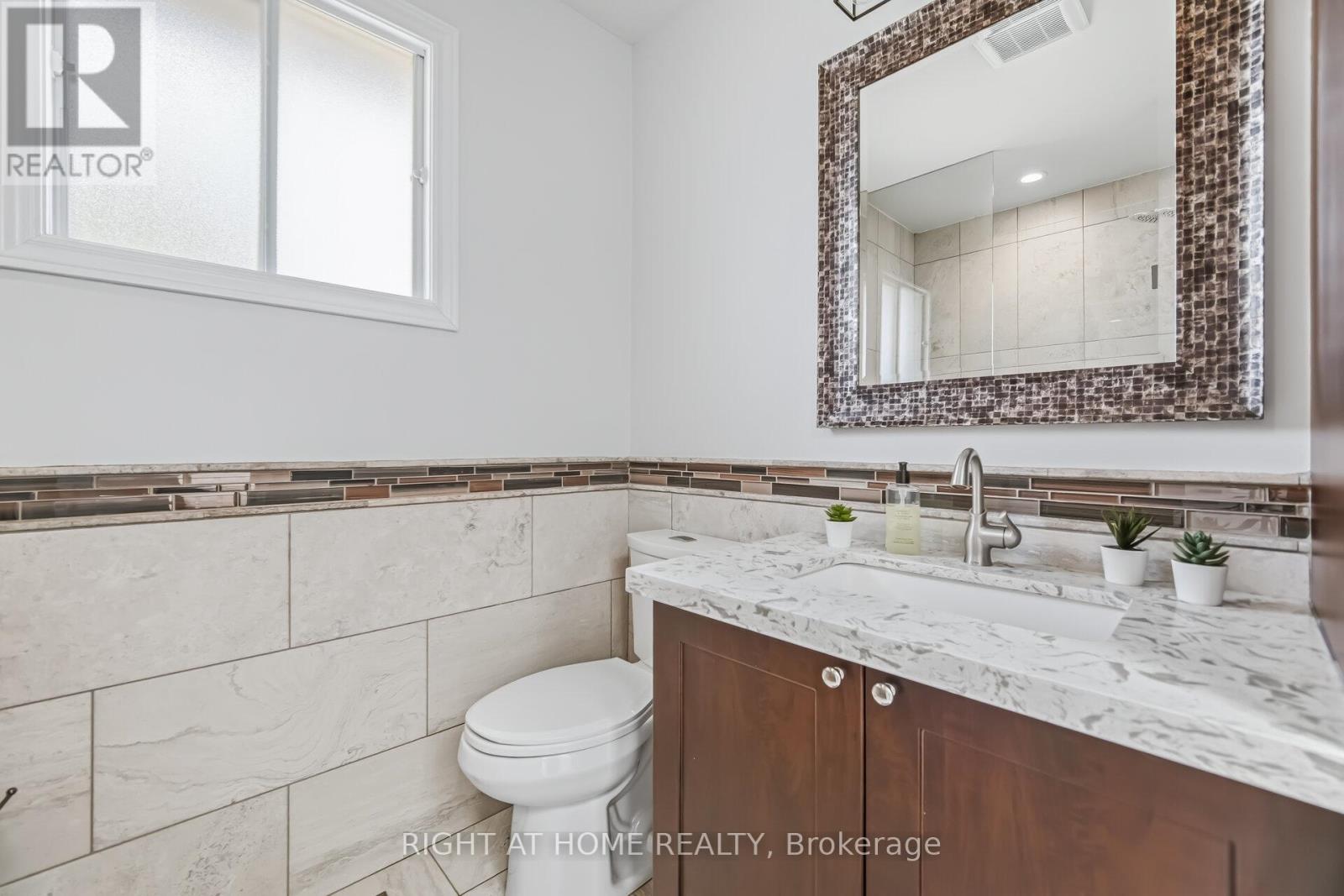 909 Lovingston Crescent, Mississauga, Ontario  L4W 3S6 - Photo 32 - W13028100