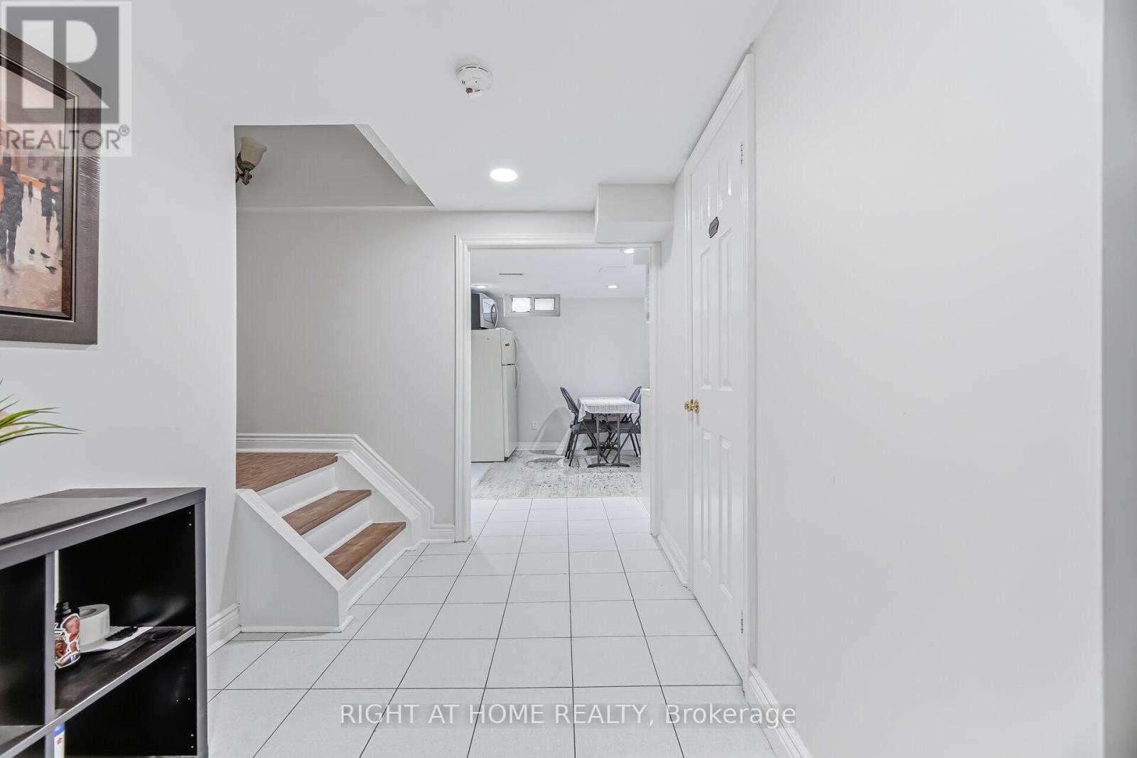 909 Lovingston Crescent, Mississauga, Ontario  L4W 3S6 - Photo 37 - W13028100