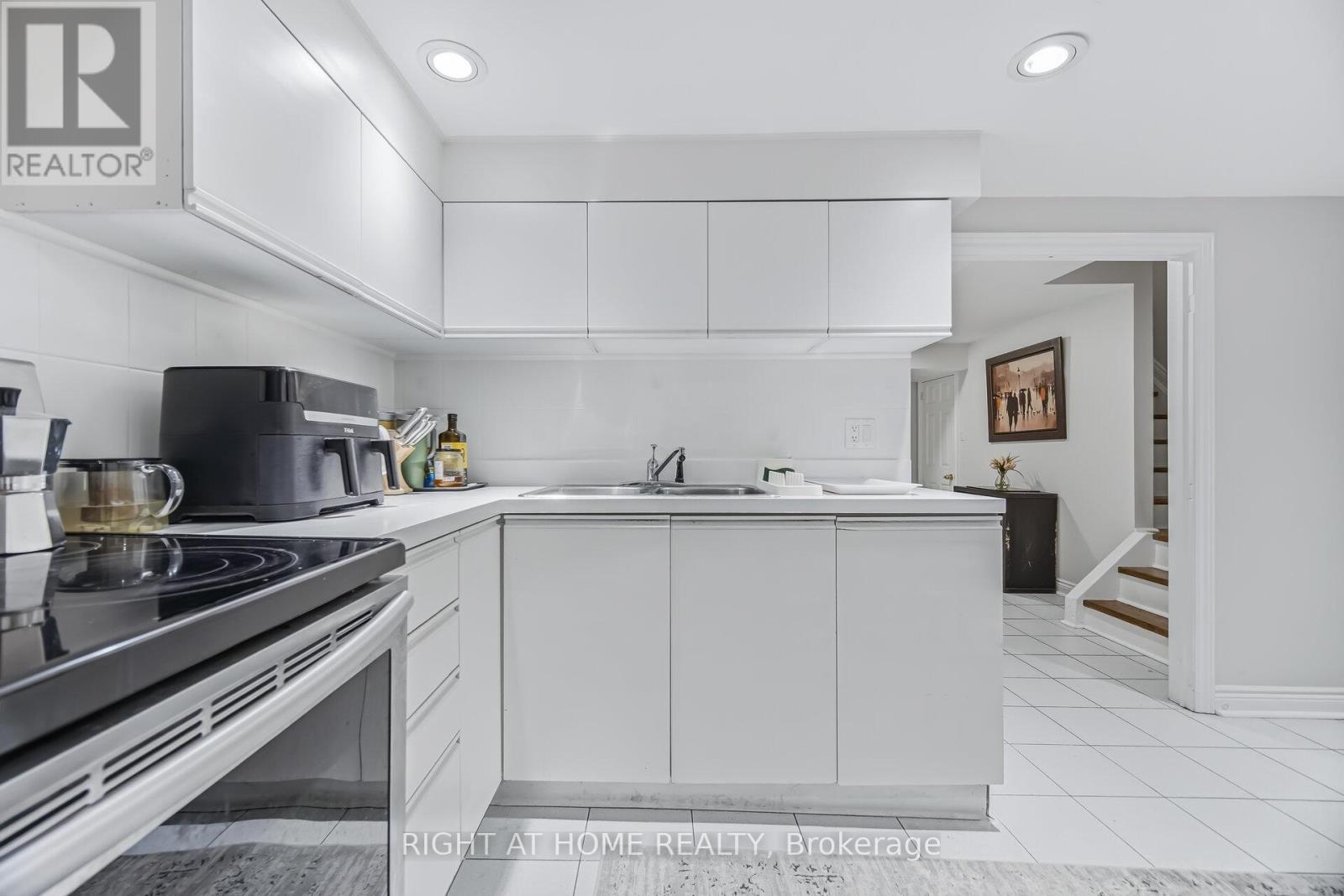 909 Lovingston Crescent, Mississauga, Ontario  L4W 3S6 - Photo 39 - W13028100