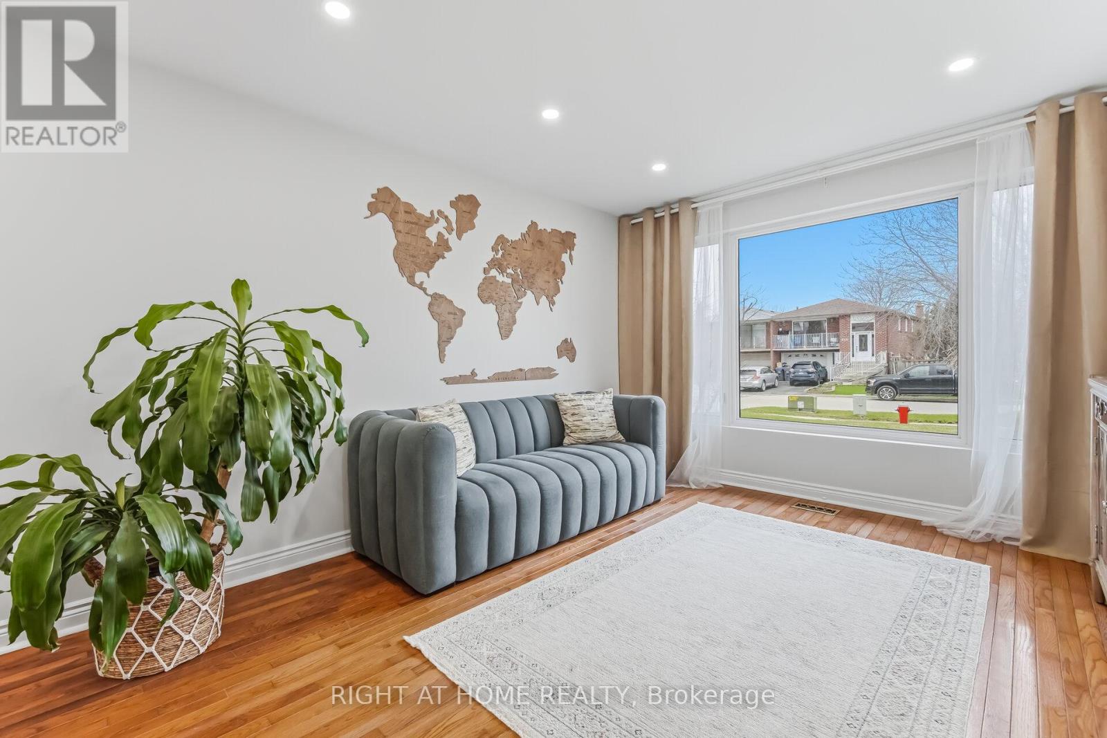 909 Lovingston Crescent, Mississauga, Ontario  L4W 3S6 - Photo 9 - W13028100