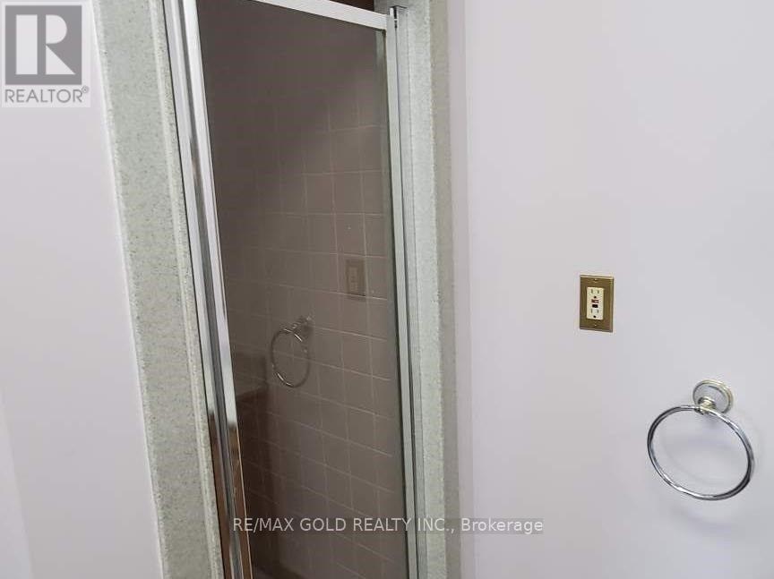 1775 Shawson Drive, Mississauga, Ontario  L4W 1N8 - Photo 8 - W13028102