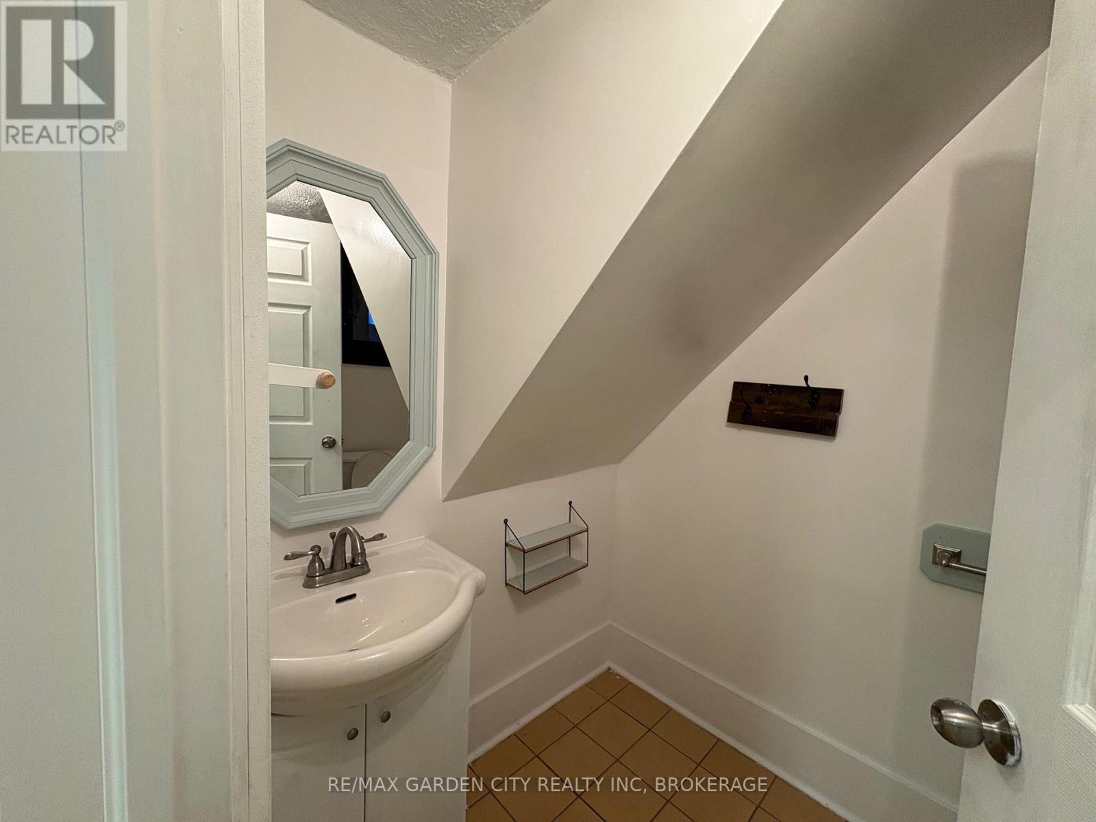 Main - 1433 Pelham Street, Pelham, Ontario  L0S 1E0 - Photo 8 - X12723432