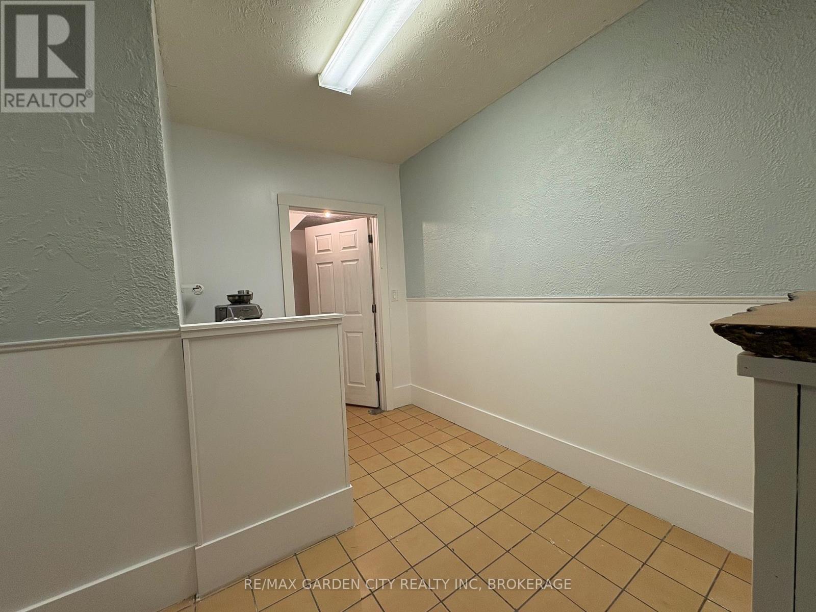 Main - 1433 Pelham Street, Pelham, Ontario  L0S 1E0 - Photo 7 - X12723432