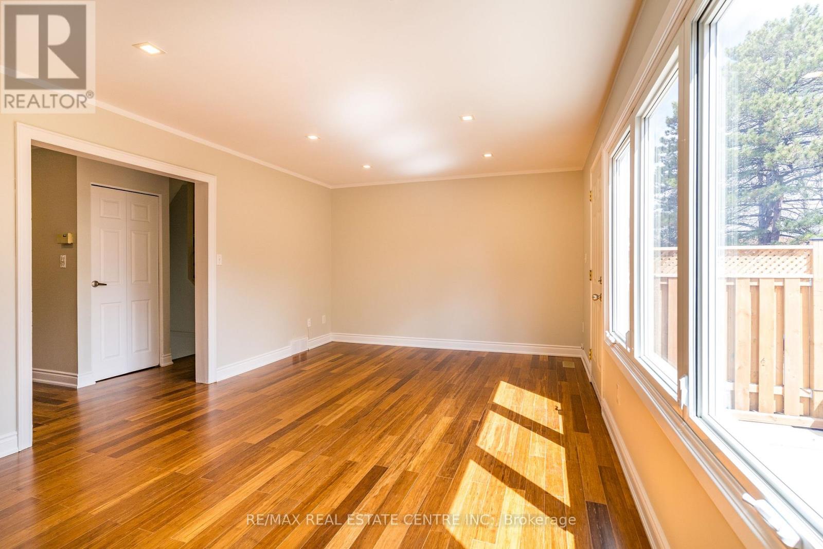 3 - 85 Albright Road, Hamilton, Ontario  L8K 6H1 - Photo 6 - X13028104