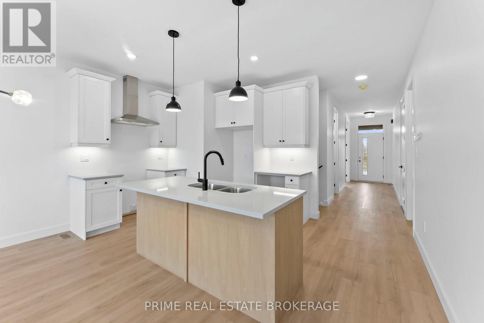 9 - 94 Coastal Crescent, Lambton Shores, Ontario  N0M 1T0 - Photo 11 - X13026396