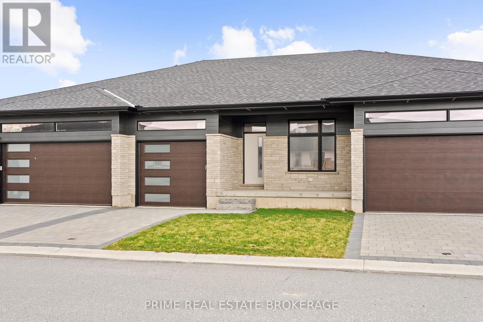 9 - 94 Coastal Crescent, Lambton Shores, Ontario  N0M 1T0 - Photo 25 - X13026396