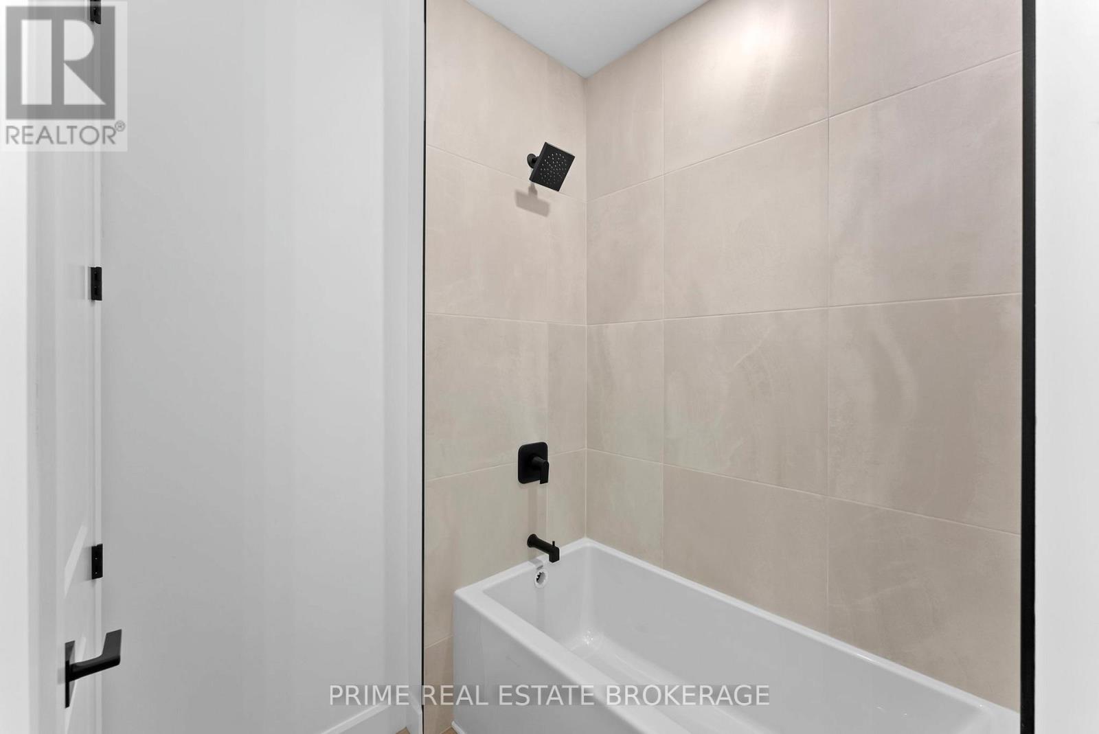 9 - 94 Coastal Crescent, Lambton Shores, Ontario  N0M 1T0 - Photo 7 - X13026396