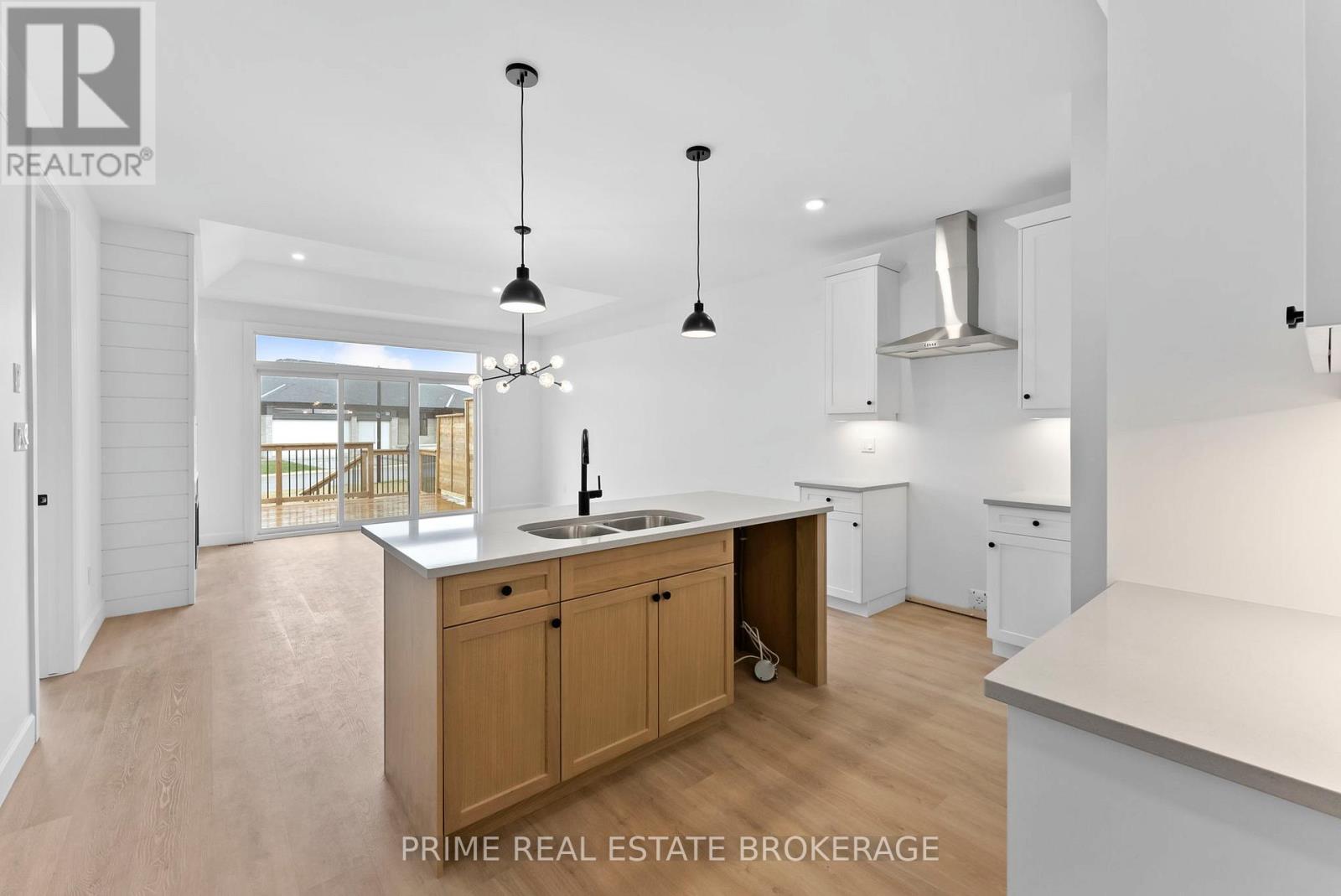 9 - 94 Coastal Crescent, Lambton Shores, Ontario  N0M 1T0 - Photo 9 - X13026396