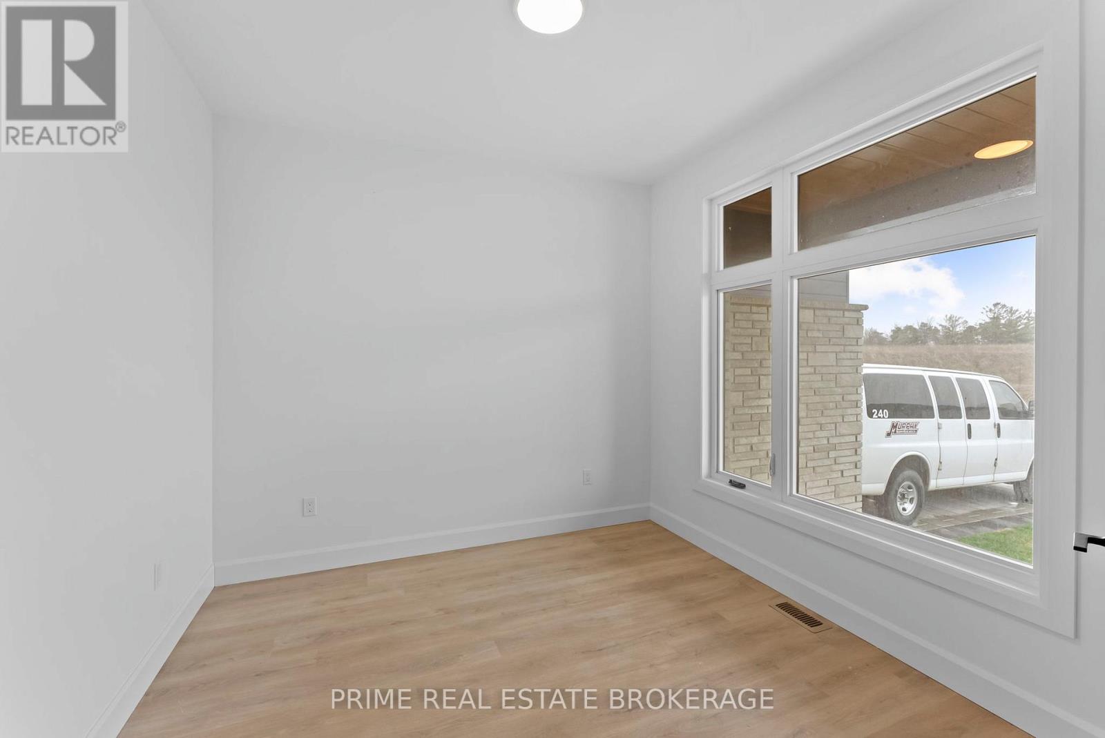 9 - 94 Coastal Crescent, Lambton Shores, Ontario  N0M 1T0 - Photo 4 - X13026396