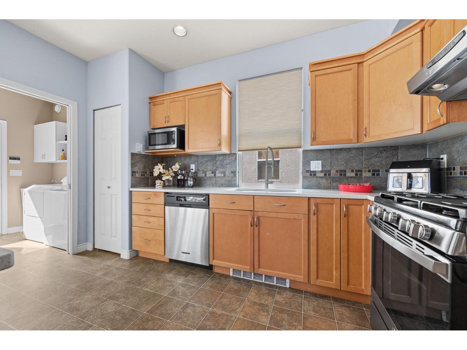 3307 Rosemary Heights Crescent, Surrey, British Columbia  V3Z 0K7 - Photo 15 - R3114242