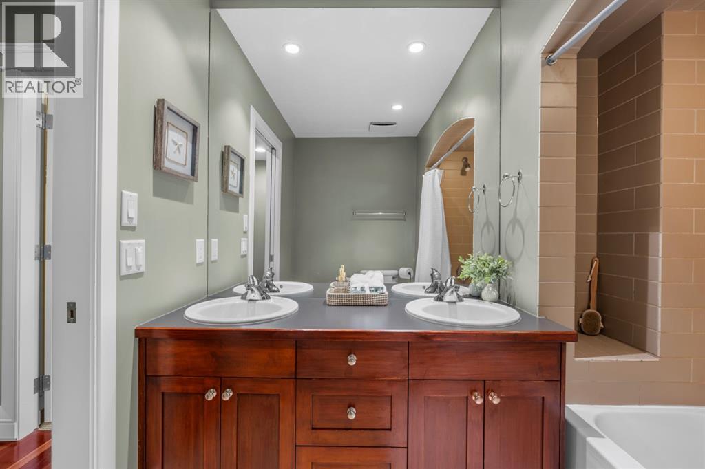 1937 26a Street Sw, Calgary, Alberta  T3E 2B8 - Photo 30 - A2302292