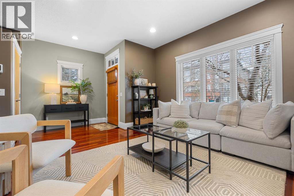 1937 26a Street Sw, Calgary, Alberta  T3E 2B8 - Photo 3 - A2302292