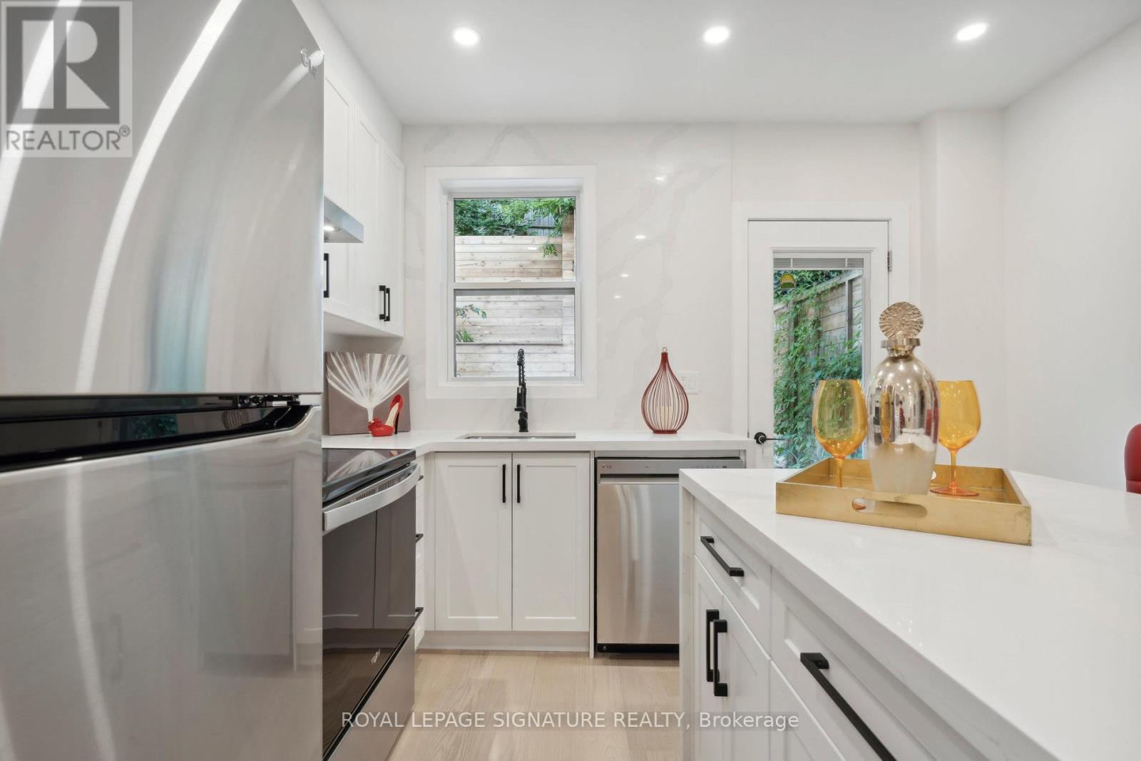 36 Tennis Crescent, Toronto, Ontario  M4K 1J3 - Photo 17 - E13025624