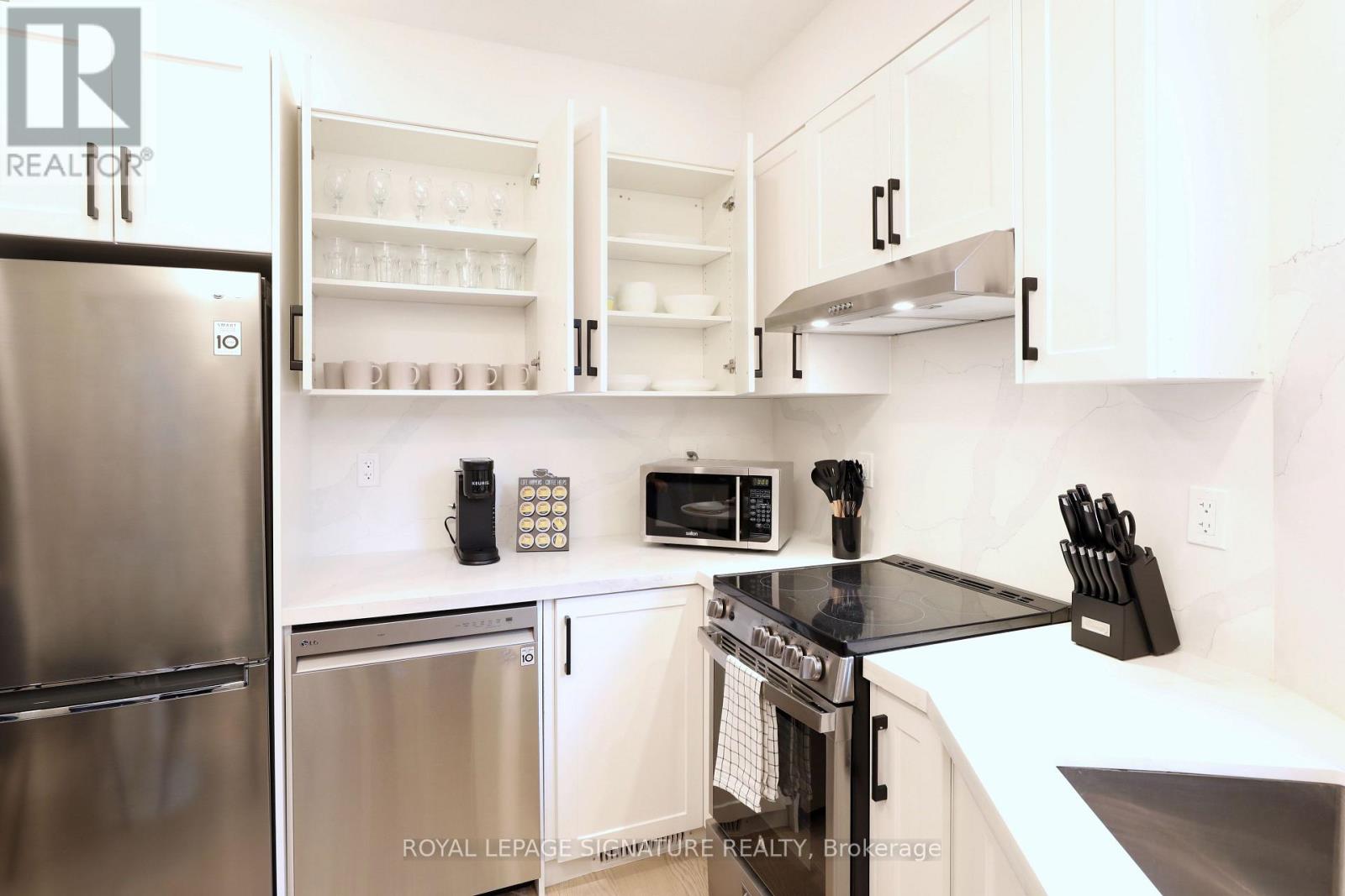 36 Tennis Crescent, Toronto, Ontario  M4K 1J3 - Photo 4 - E13025624