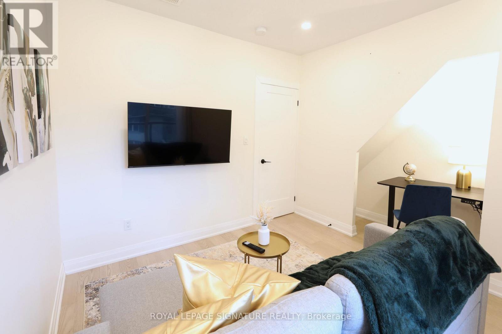 36 Tennis Crescent, Toronto, Ontario  M4K 1J3 - Photo 7 - E13025624