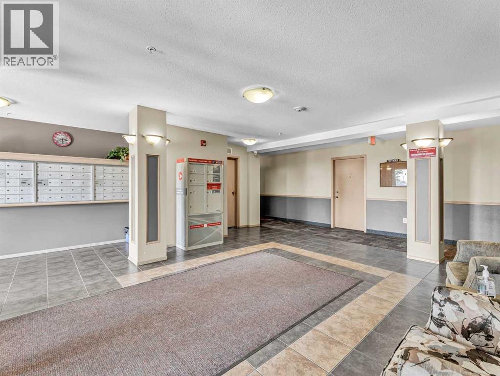 115, 1648 Saamis Drive NW, Medicine Hat, Alberta  T1B 4X1 - Photo 5 - A2294241