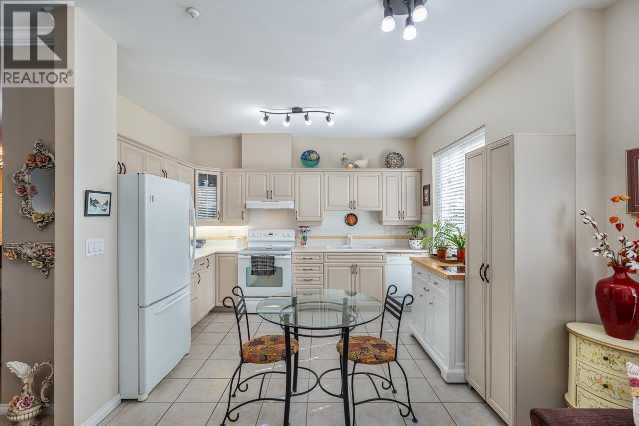 135 3098 Guildford Way, Coquitlam, British Columbia  V3B 7W8 - Photo 5 - R3114459