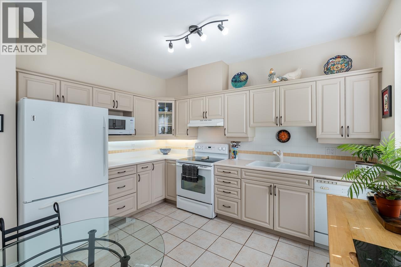 135 3098 Guildford Way, Coquitlam, British Columbia  V3B 7W8 - Photo 6 - R3114459