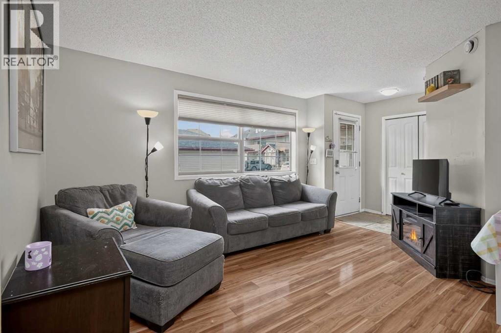 105, 23 Everridge Square Sw, Calgary, Alberta  T2Y 5J6 - Photo 3 - A2302431