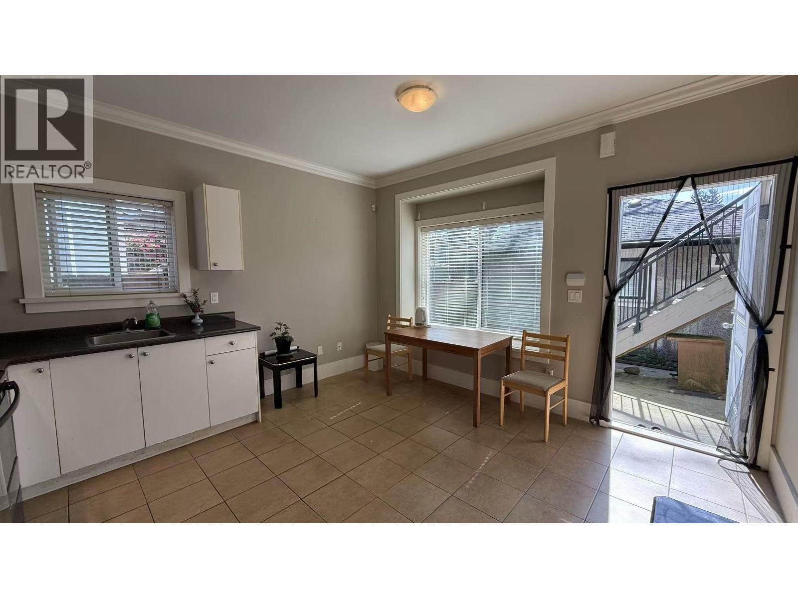 Rental Suite 74xx 18th Avenue, Burnaby, British Columbia  V3N 1H7 - Photo 11 - R3114457