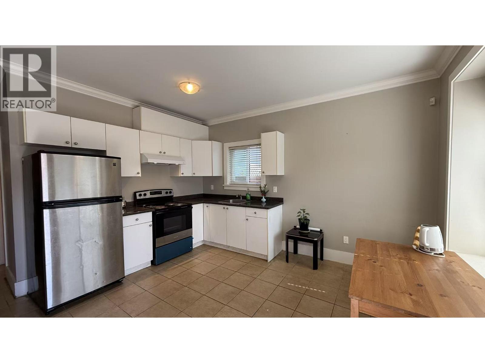 Rental Suite 74xx 18th Avenue, Burnaby, British Columbia  V3N 1H7 - Photo 13 - R3114457