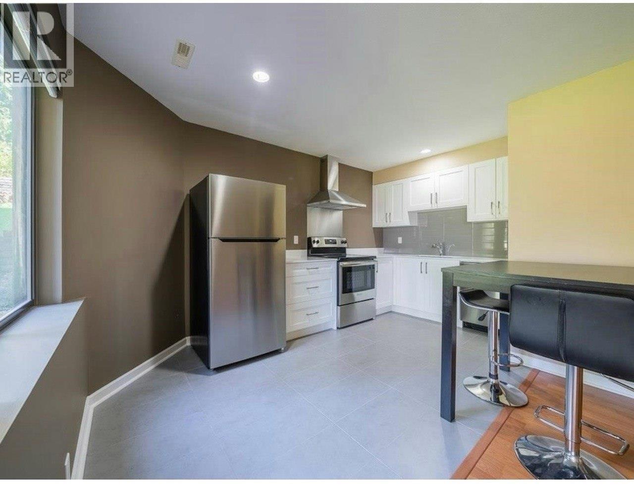 1516 Whitebark Place, Coquitlam, British Columbia  V3E 2V8 - Photo 4 - R3114464