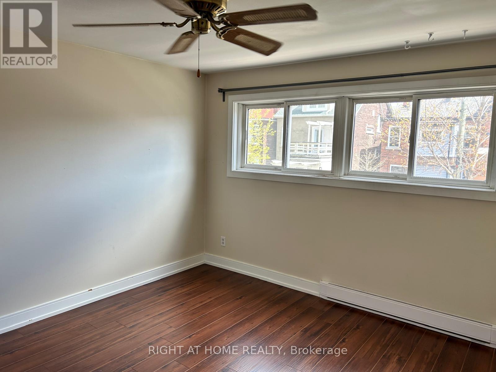 2 - 1666 Queen Street E, Toronto, Ontario  M4L 1G3 - Photo 15 - E13028132