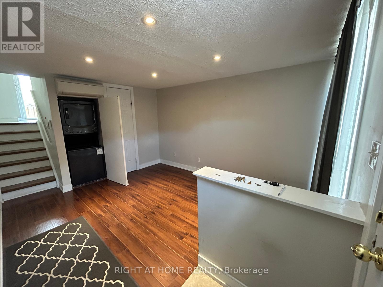 2 - 1666 Queen Street E, Toronto, Ontario  M4L 1G3 - Photo 3 - E13028132