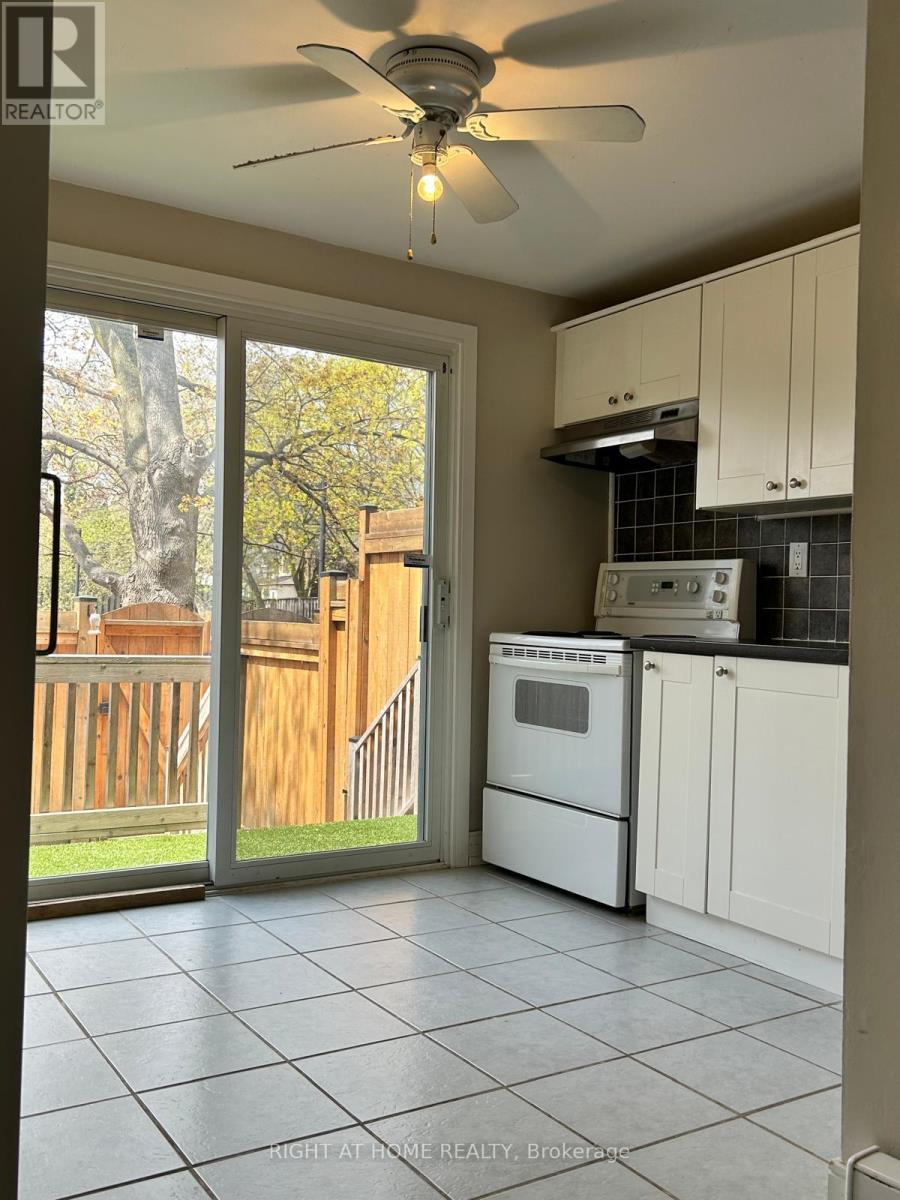 2 - 1666 Queen Street E, Toronto, Ontario  M4L 1G3 - Photo 8 - E13028132