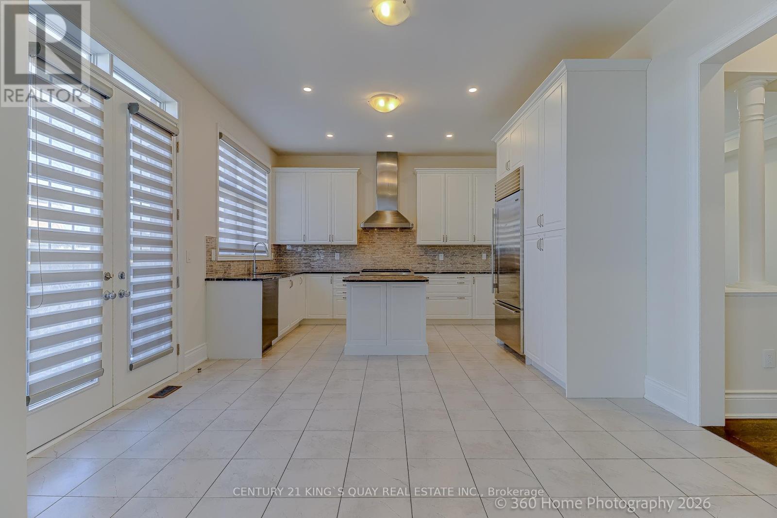 9 Greywacke Street, Richmond Hill, Ontario  L4E 1G7 - Photo 7 - N13028122