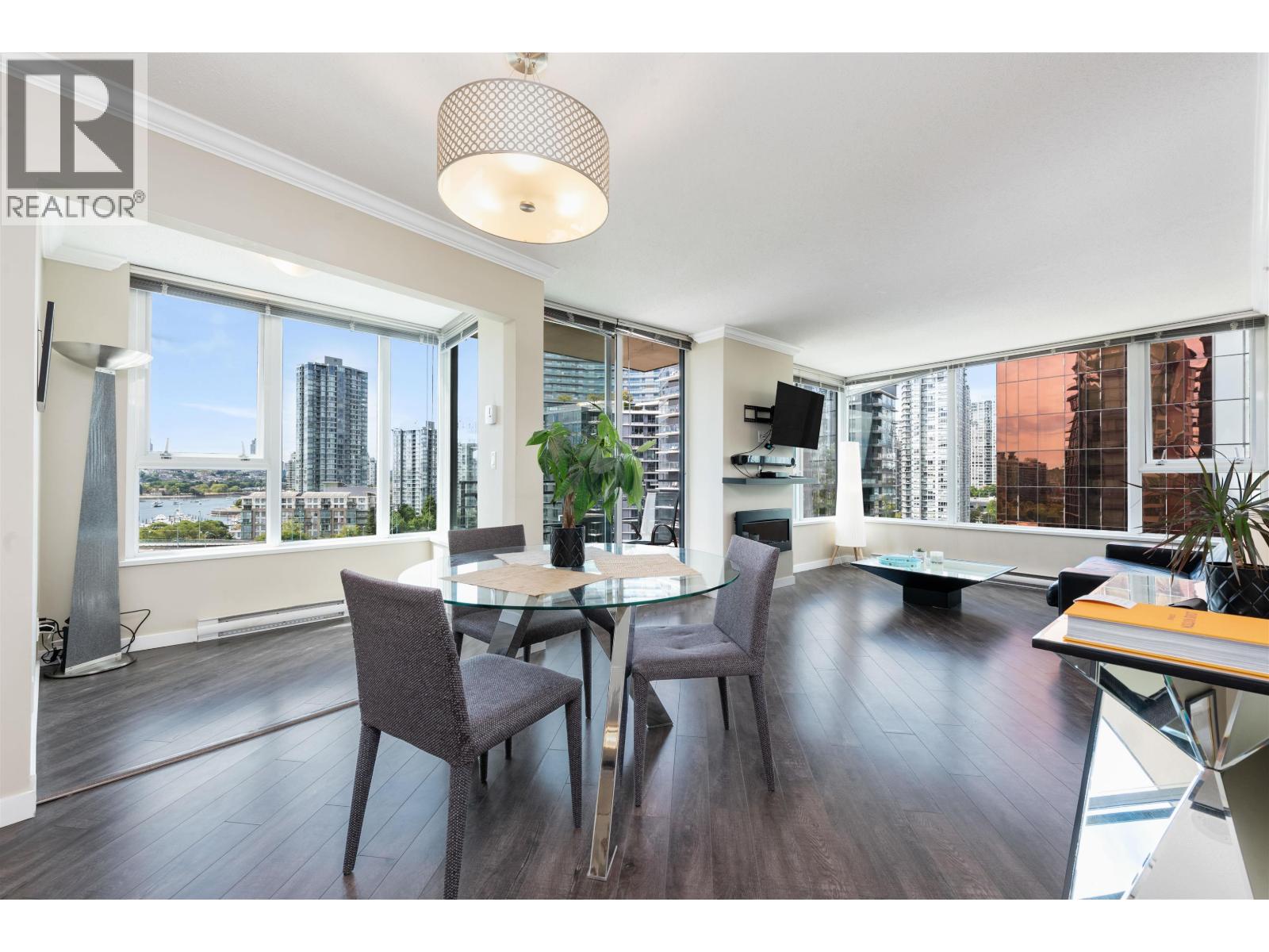 1606 33 SMITHE STREET, Vancouver, British Columbia