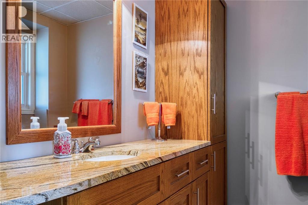 108 Queensway Drive, St. Jacobs, Ontario  N0B 2N0 - Photo 28 - 40821912