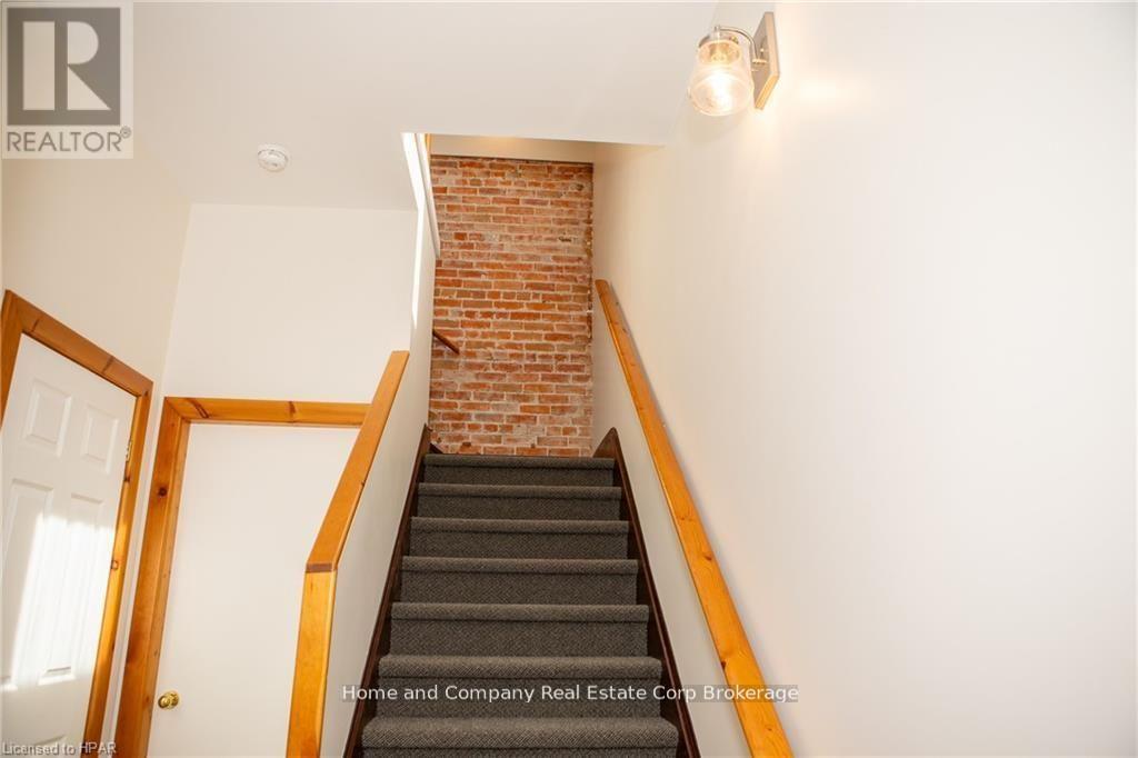 47 Church Street, Stratford, Ontario  N5A 2P9 - Photo 3 - X13026262