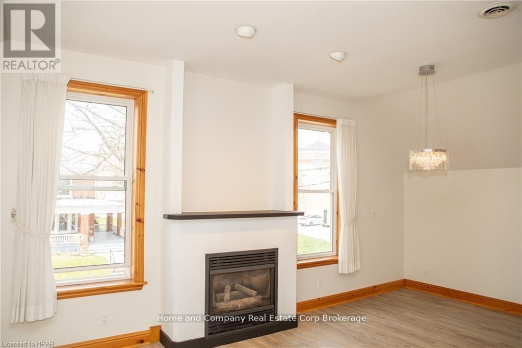 47 Church Street, Stratford, Ontario  N5A 2P9 - Photo 4 - X13026262