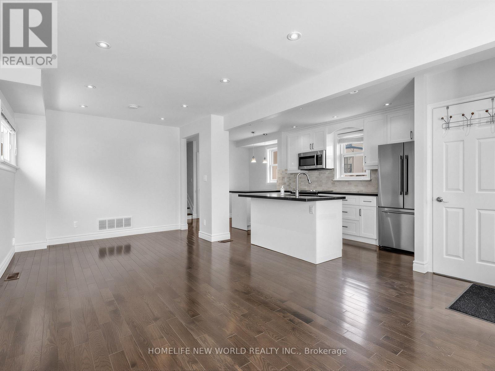 Main - 41 Binswood Avenue, Toronto, Ontario  M4C 3N6 - Photo 10 - E13028160