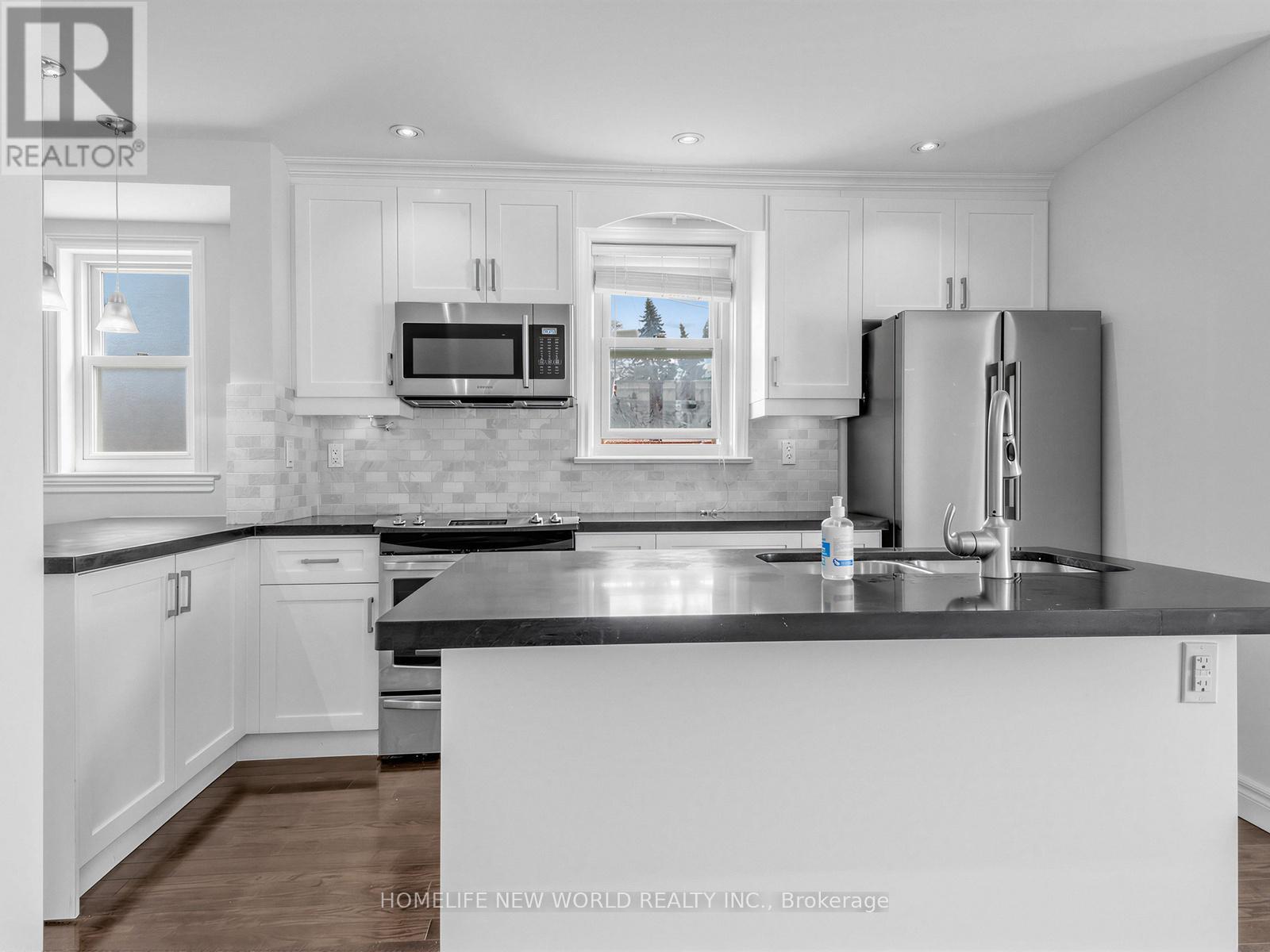 Main - 41 Binswood Avenue, Toronto, Ontario  M4C 3N6 - Photo 12 - E13028160