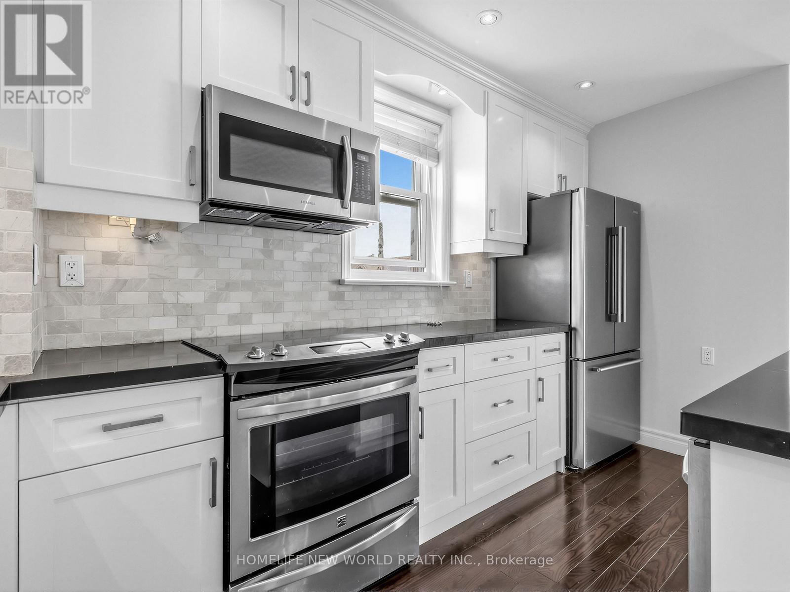 Main - 41 Binswood Avenue, Toronto, Ontario  M4C 3N6 - Photo 13 - E13028160